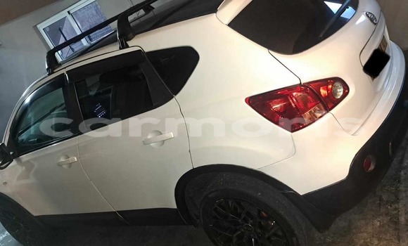 Buy Used Nissan Dualis White Car in Baie du Cap in Savanne District Buy Used Nissan Dualis White Car in Baie du Cap in Savanne District