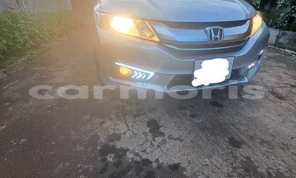 Buy Used Honda Grace White Car in Bel Air in Flacq Buy Used Honda Grace White Car in Bel Air in Flacq