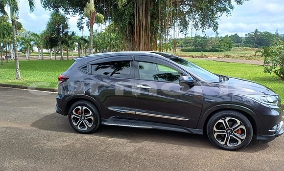 Buy Used Honda vezel Other Car in Port Louis in Port Louis District Buy Used Honda vezel Other Car in Port Louis in Port Louis District