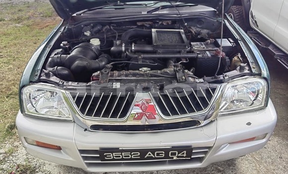 Buy Used Mitsubishi L200 Other Car in Baie du Cap in Savanne District Buy Used Mitsubishi L200 Other Car in Baie du Cap in Savanne District