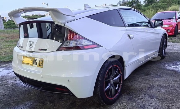 Buy Used Honda CR-Z White Car in Arsenal in Pamplemousses District Buy Used Honda CR-Z White Car in Arsenal in Pamplemousses District
