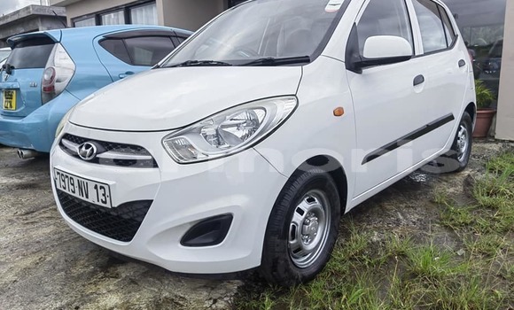 Buy Used Hyundai i10 White Car in Amitié–Gokhoola in Rivière du Rempart District Buy Used Hyundai i10 White Car in Amitié–Gokhoola in Rivière du Rempart District