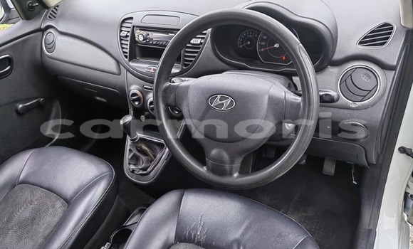Buy Used Hyundai i10 White Car in Amitié–Gokhoola in Rivière du Rempart District Buy Used Hyundai i10 White Car in Amitié–Gokhoola in Rivière du Rempart District