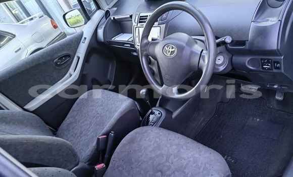 Buy Used Toyota Vitz Blue Car in Baie du Cap in Savanne District Buy Used Toyota Vitz Blue Car in Baie du Cap in Savanne District