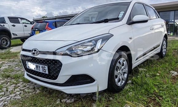 Buy Used Hyundai i20 White Car in Arsenal in Pamplemousses District Buy Used Hyundai i20 White Car in Arsenal in Pamplemousses District