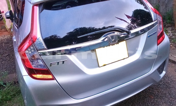 Buy Used Honda fit Silver Car in Pamplemousses in Pamplemousses District Buy Used Honda fit Silver Car in Pamplemousses in Pamplemousses District