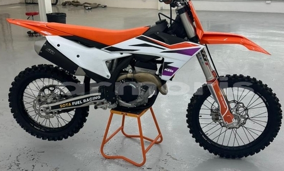 Buy Used KTM 250 Beige Bike in Port Louis in Port Louis District