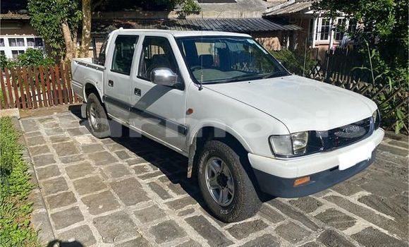 Buy Used Isuzu Trooper Other Car in Curepipe in Plaines Wilhems District