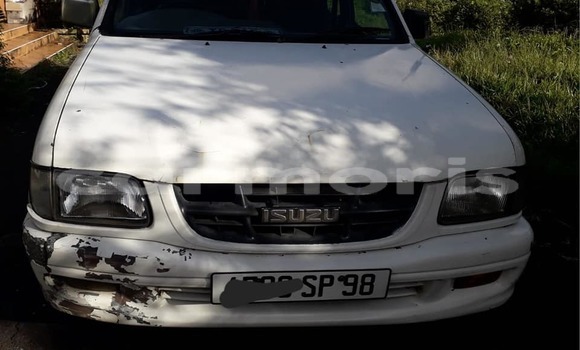 Buy Used Isuzu D-max Hi-Lander 2 dr White Car in Arsenal in Pamplemousses District Buy Used Isuzu D-max Hi-Lander 2 dr White Car in Arsenal in Pamplemousses District