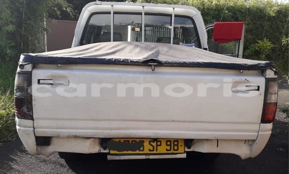 Buy Used Isuzu D-max Hi-Lander 2 dr White Car in Arsenal in Pamplemousses District Buy Used Isuzu D-max Hi-Lander 2 dr White Car in Arsenal in Pamplemousses District