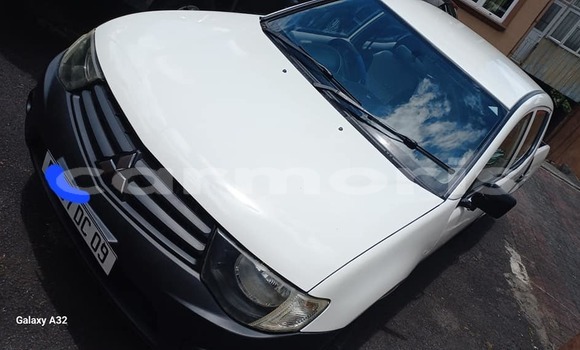 Buy Used Mitsubishi L200 White Car in Anse La Raie in Rivière du Rempart District Buy Used Mitsubishi L200 White Car in Anse La Raie in Rivière du Rempart District