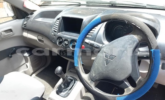 Buy Used Mitsubishi L200 White Car in Anse La Raie in Rivière du Rempart District Buy Used Mitsubishi L200 White Car in Anse La Raie in Rivière du Rempart District