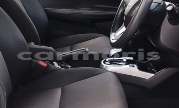 Buy Used Honda fit Silver Car in Rivière du Rempart in Rivière du Rempart District Buy Used Honda fit Silver Car in Rivière du Rempart in Rivière du Rempart District