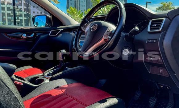 Buy Used Nissan Qashqai White Car in Baie du Cap in Savanne District Buy Used Nissan Qashqai White Car in Baie du Cap in Savanne District