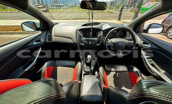 Buy Used Ford Focus White Car in Arsenal in Pamplemousses District Buy Used Ford Focus White Car in Arsenal in Pamplemousses District