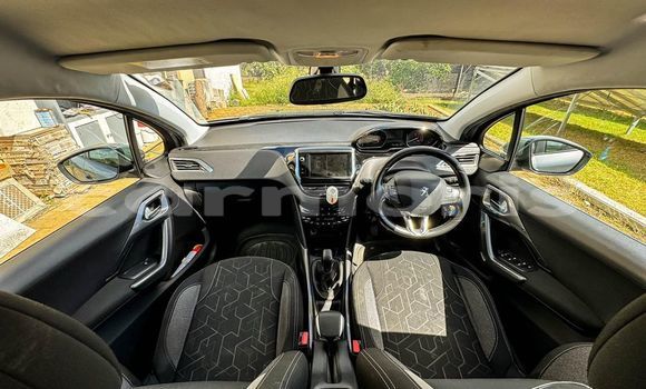 Buy Used Peugeot 208 White Car in Anse La Raie in Rivière du Rempart District Buy Used Peugeot 208 White Car in Anse La Raie in Rivière du Rempart District