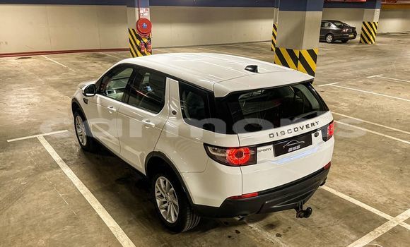 Buy Used Land Rover Discovery White Car in Anse La Raie in Rivière du Rempart District