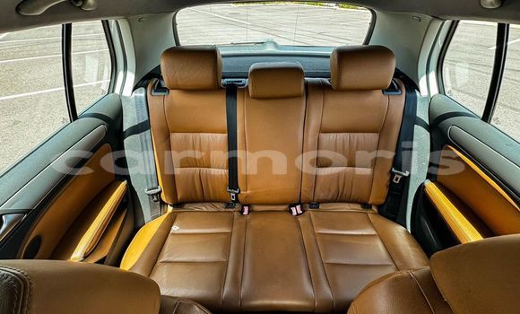 Buy Used Volkswagen Golf White Car in Baie du Tombeau in Pamplemousses District Buy Used Volkswagen Golf White Car in Baie du Tombeau in Pamplemousses District