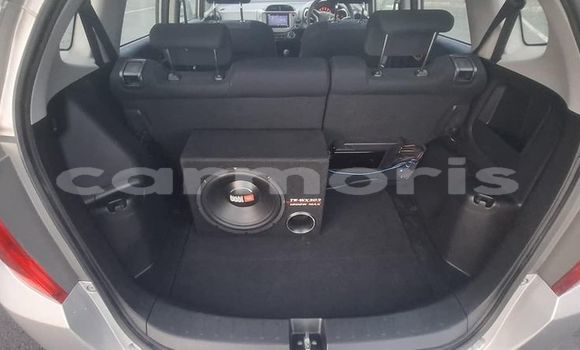 Buy Used Honda fit Other Car in Baie du Tombeau in Pamplemousses District Buy Used Honda fit Other Car in Baie du Tombeau in Pamplemousses District