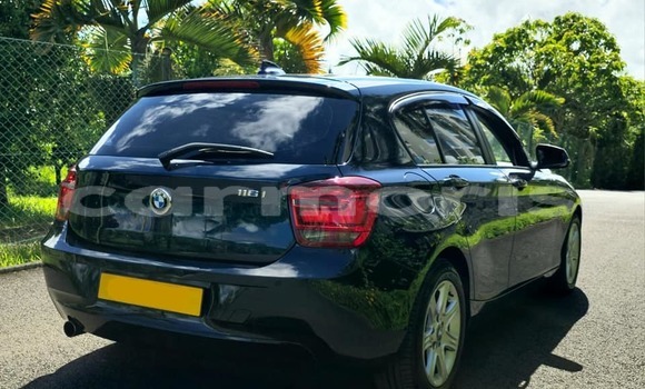 Buy Used BMW 1er Black Car in Baie du Cap in Savanne District Buy Used BMW 1er Black Car in Baie du Cap in Savanne District