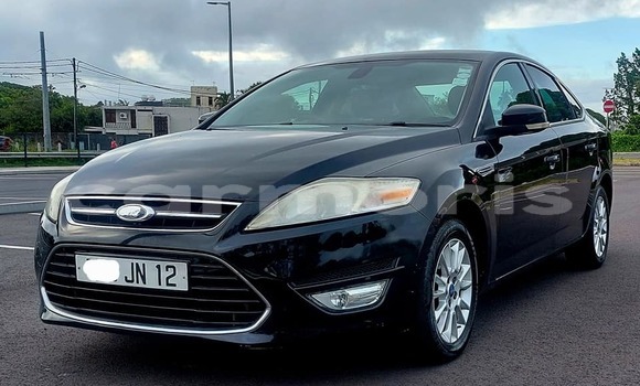 Buy Used Ford Mondeo Blue Car in Baie du Cap in Savanne District