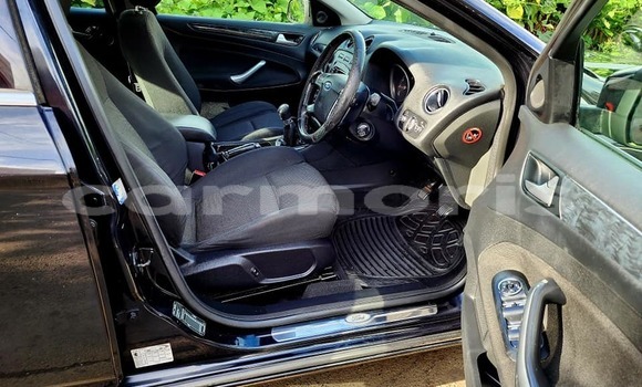 Buy Used Ford Mondeo Blue Car in Baie du Cap in Savanne District Buy Used Ford Mondeo Blue Car in Baie du Cap in Savanne District