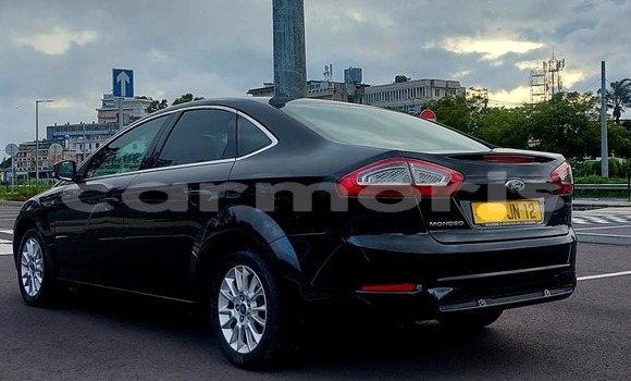 Buy Used Ford Mondeo Blue Car in Baie du Cap in Savanne District Buy Used Ford Mondeo Blue Car in Baie du Cap in Savanne District