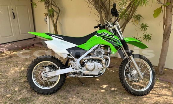 Buy Used Kawasaki KLX Green Bike in Bel Ombre in Savanne Buy Used Kawasaki KLX Green Bike in Bel Ombre in Savanne