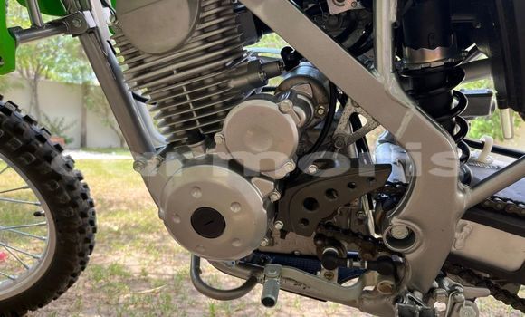 Buy Used Kawasaki KLX Green Bike in Bel Ombre in Savanne Buy Used Kawasaki KLX Green Bike in Bel Ombre in Savanne