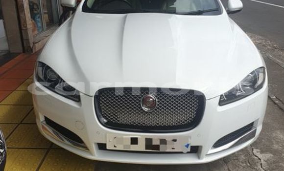 Buy Used Jaguar XE Other Car in Baie du Cap in Savanne District