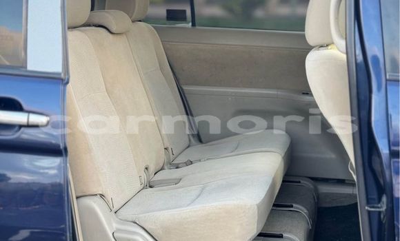 Buy Used Toyota ISis Black Car in Baie du Cap in Savanne District Buy Used Toyota ISis Black Car in Baie du Cap in Savanne District