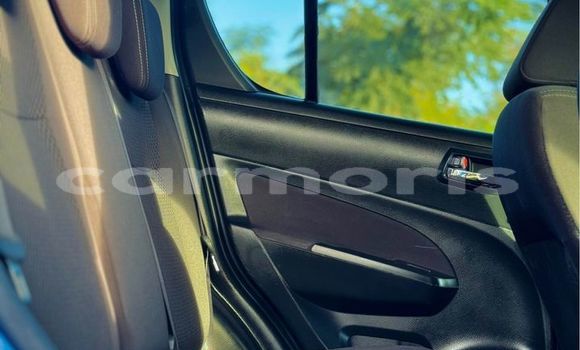 Buy Used Suzuki Swift Blue Car in Baie du Cap in Savanne District Buy Used Suzuki Swift Blue Car in Baie du Cap in Savanne District