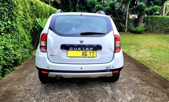 Buy Used Renault Duster White Car in Baie du Cap in Savanne District Buy Used Renault Duster White Car in Baie du Cap in Savanne District