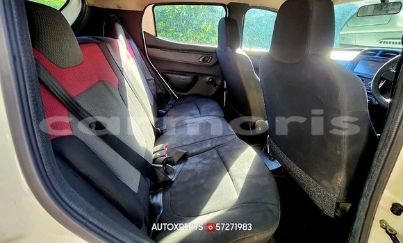 Buy Used Renault KWID White Car in Amitié–Gokhoola in Rivière du Rempart District Buy Used Renault KWID White Car in Amitié–Gokhoola in Rivière du Rempart District