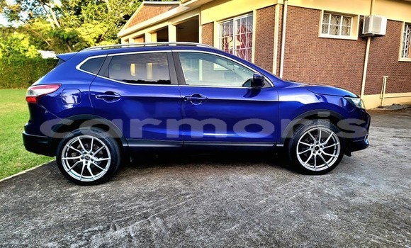 Buy Used Nissan Qashqai Blue Car in Baie du Tombeau in Pamplemousses District Buy Used Nissan Qashqai Blue Car in Baie du Tombeau in Pamplemousses District