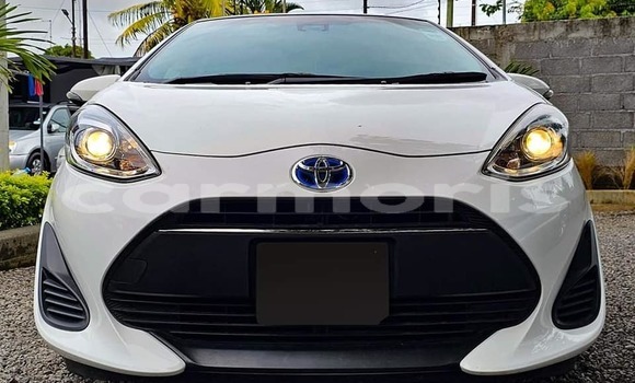 Buy Used Toyota Aqua White Car in Baie du Cap in Savanne District Buy Used Toyota Aqua White Car in Baie du Cap in Savanne District