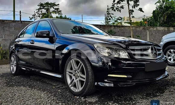 Buy Used Mercedes-Benz C–Class Black Car in Baie du Cap in Savanne District Buy Used Mercedes-Benz C–Class Black Car in Baie du Cap in Savanne District