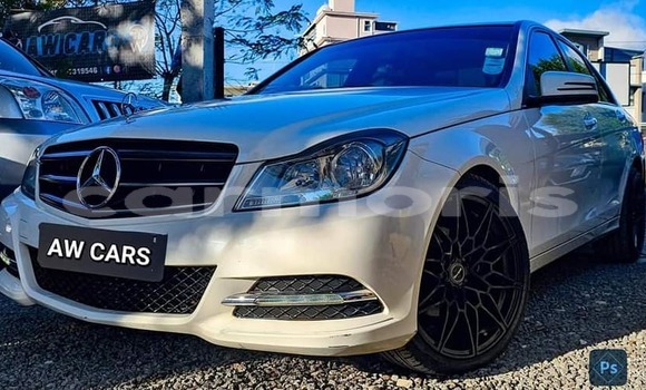 Buy Used Mercedes-Benz C–Class White Car in Anse La Raie in Rivière du Rempart District