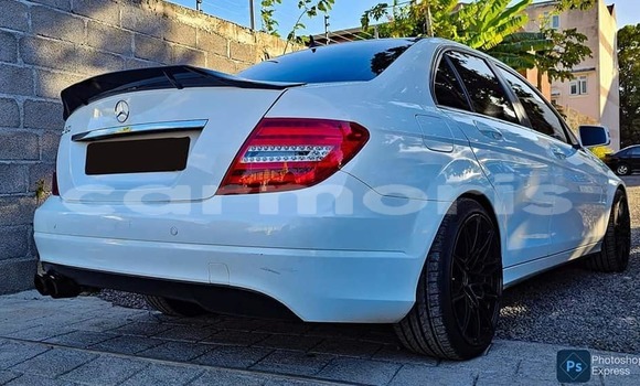 Buy Used Mercedes-Benz C–Class White Car in Anse La Raie in Rivière du Rempart District Buy Used Mercedes-Benz C–Class White Car in Anse La Raie in Rivière du Rempart District