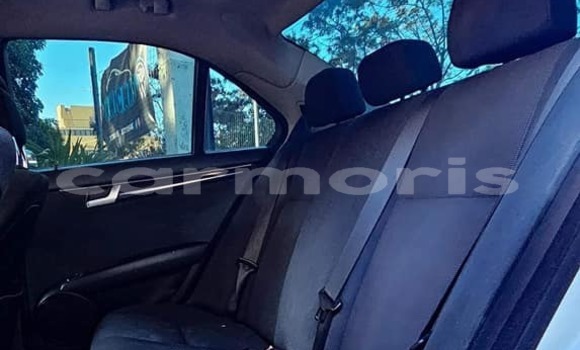 Buy Used Mercedes-Benz C–Class White Car in Anse La Raie in Rivière du Rempart District Buy Used Mercedes-Benz C–Class White Car in Anse La Raie in Rivière du Rempart District