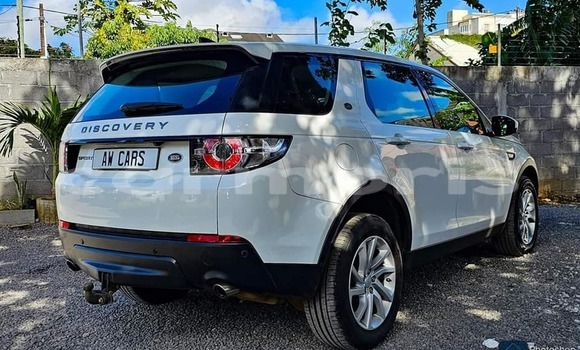 Buy Used Land Rover Discovery White Car in Baie Malgache in Rodrigues Buy Used Land Rover Discovery White Car in Baie Malgache in Rodrigues