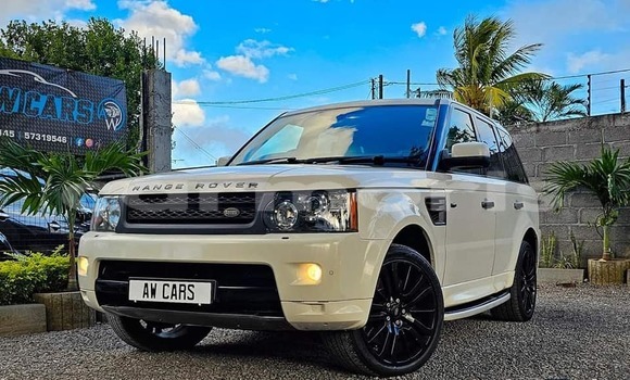 Buy Used Land Rover Range Rover Sport White Car in Baie du Tombeau in Pamplemousses District Buy Used Land Rover Range Rover Sport White Car in Baie du Tombeau in Pamplemousses District