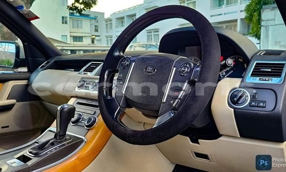 Buy Used Land Rover Range Rover Sport White Car in Baie du Tombeau in Pamplemousses District Buy Used Land Rover Range Rover Sport White Car in Baie du Tombeau in Pamplemousses District