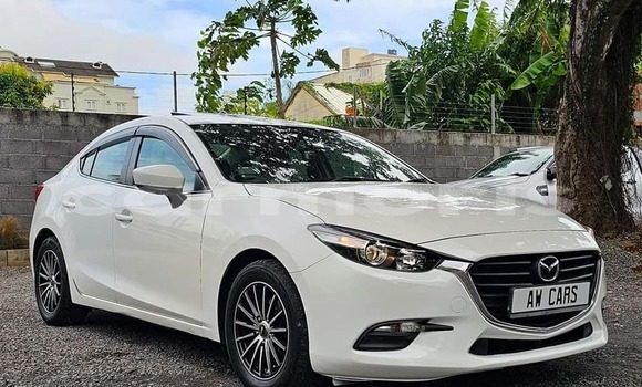 Buy Used Mazda 3 White Car in Baie du Tombeau in Pamplemousses District Buy Used Mazda 3 White Car in Baie du Tombeau in Pamplemousses District