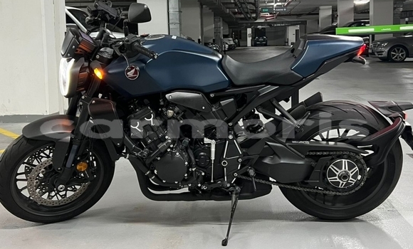Buy Used Honda CB Beige Bike in Port Louis in Port Louis District Buy Used Honda CB Beige Bike in Port Louis in Port Louis District