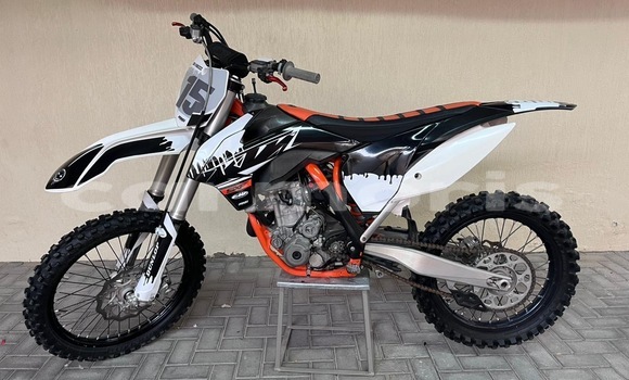 Buy Used KTM 250 Beige Bike in Port Louis in Port Louis District