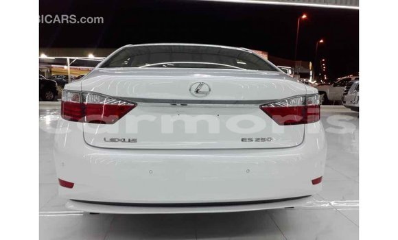 Buy Import Lexus ES White Car in Import - Dubai in Agalega Islands Buy Import Lexus ES White Car in Import - Dubai in Agalega Islands