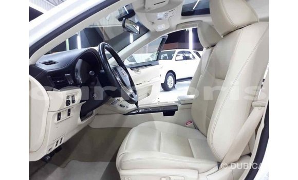Buy Import Lexus ES White Car in Import - Dubai in Agalega Islands Buy Import Lexus ES White Car in Import - Dubai in Agalega Islands