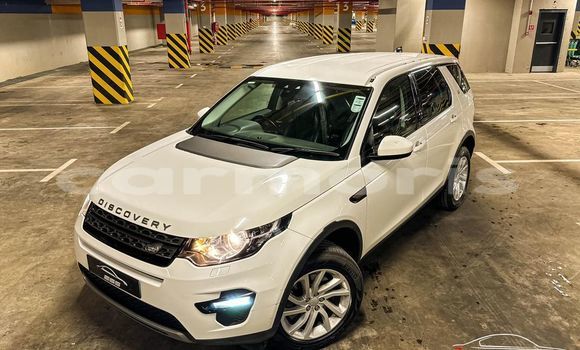 Buy Used Land Rover Discovery White Car in Baie du Cap in Savanne District Buy Used Land Rover Discovery White Car in Baie du Cap in Savanne District