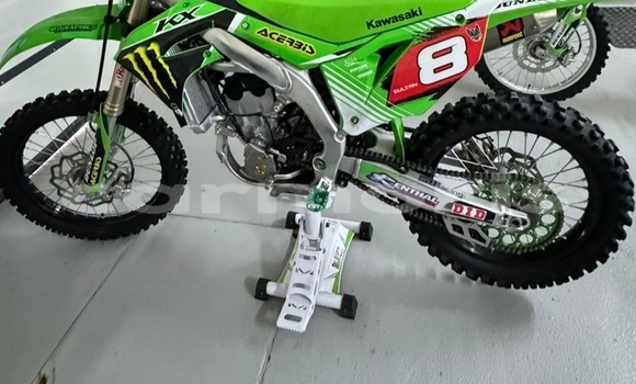 Buy Used Kawasaki KX Green Bike in Port Louis in Port Louis District Buy Used Kawasaki KX Green Bike in Port Louis in Port Louis District